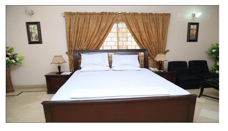 קראצ'י Luxury Inn מראה חיצוני תמונה