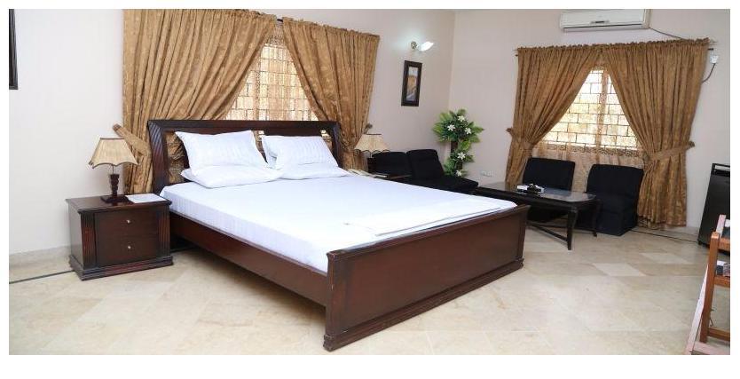 קראצ'י Luxury Inn מראה חיצוני תמונה