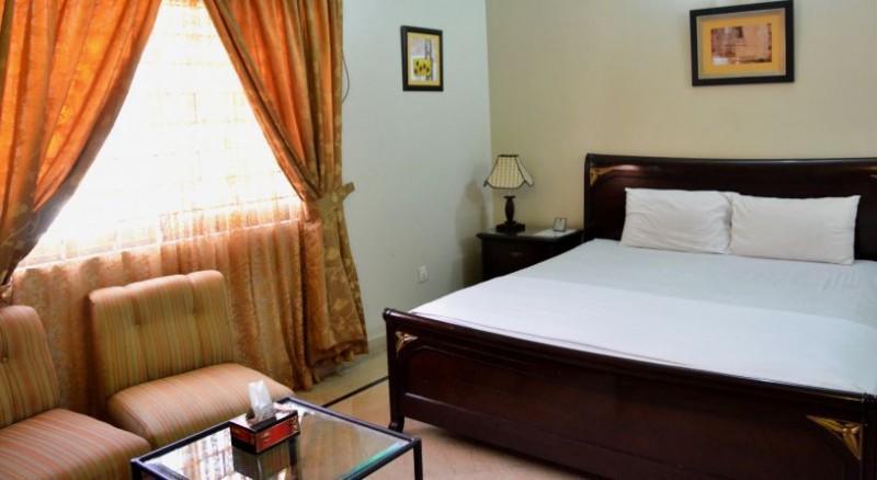 קראצ'י Luxury Inn מראה חיצוני תמונה