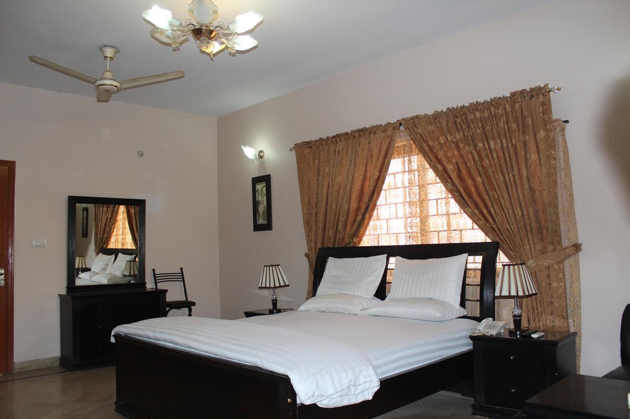 קראצ'י Luxury Inn מראה חיצוני תמונה