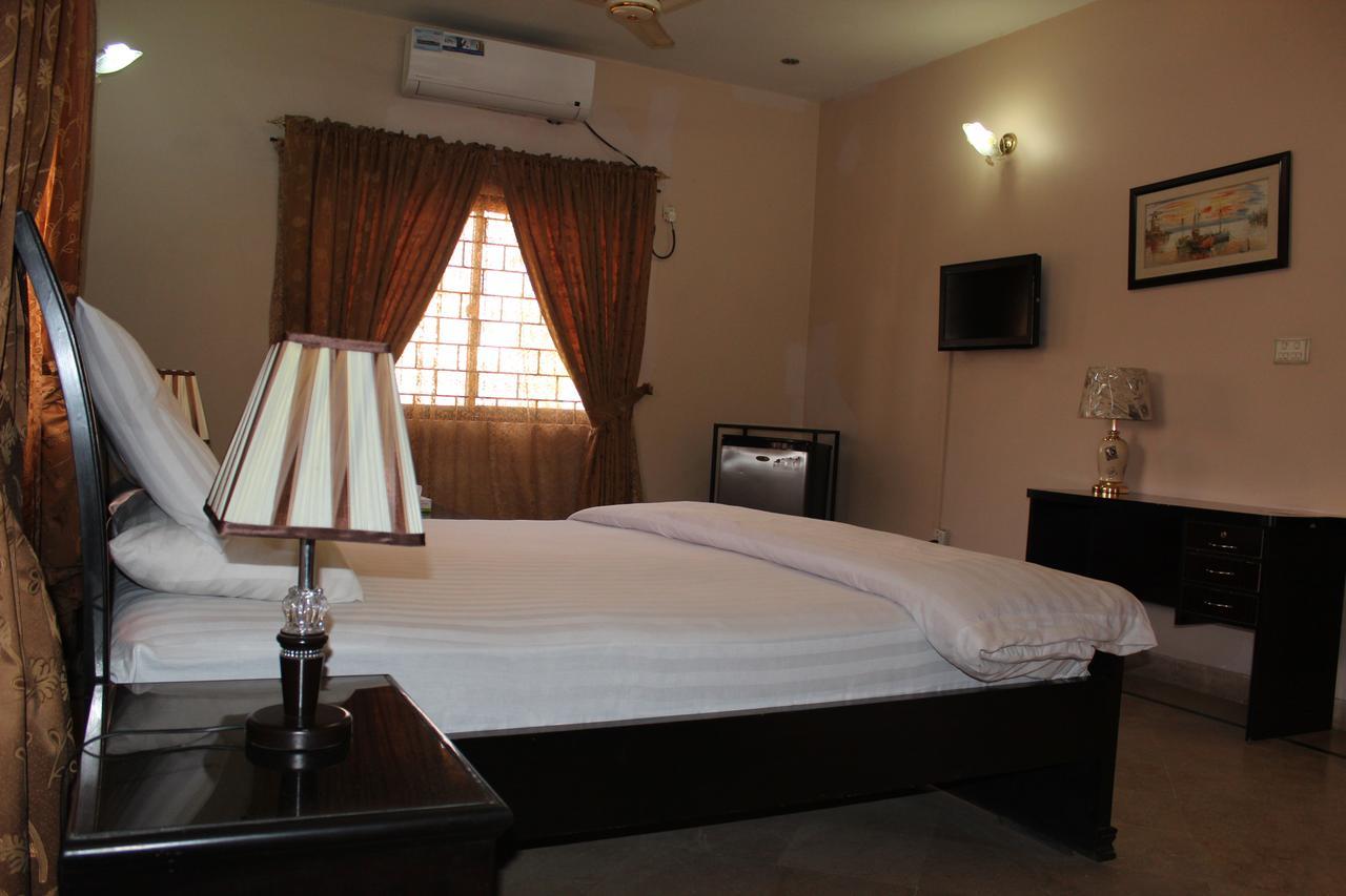 קראצ'י Luxury Inn מראה חיצוני תמונה