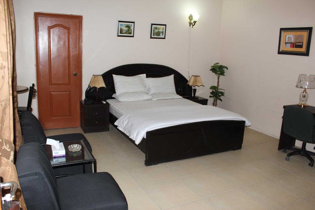 קראצ'י Luxury Inn מראה חיצוני תמונה