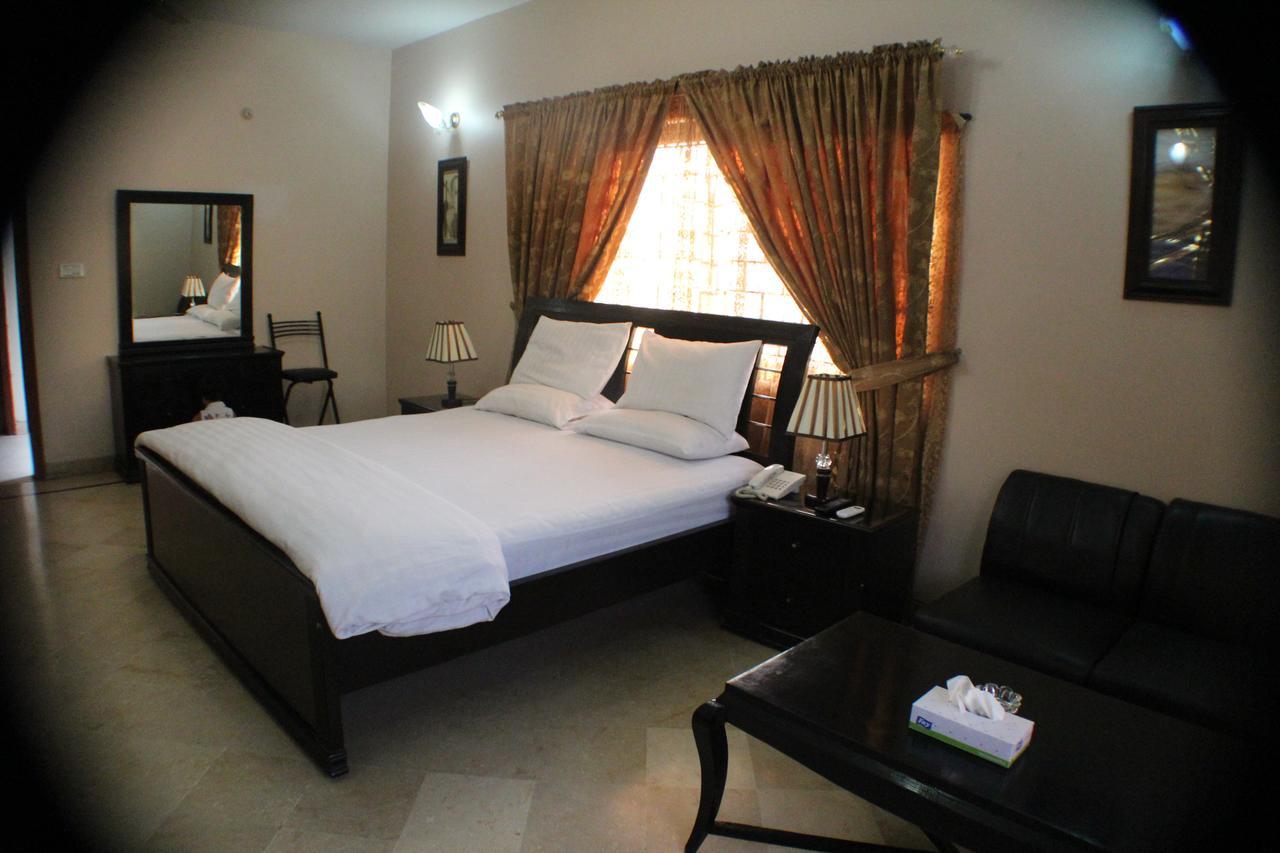 קראצ'י Luxury Inn מראה חיצוני תמונה