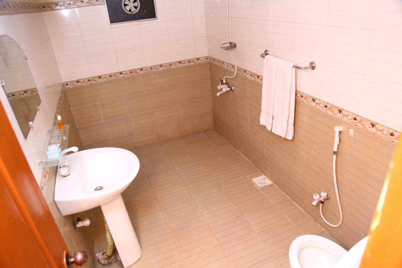 קראצ'י Luxury Inn מראה חיצוני תמונה