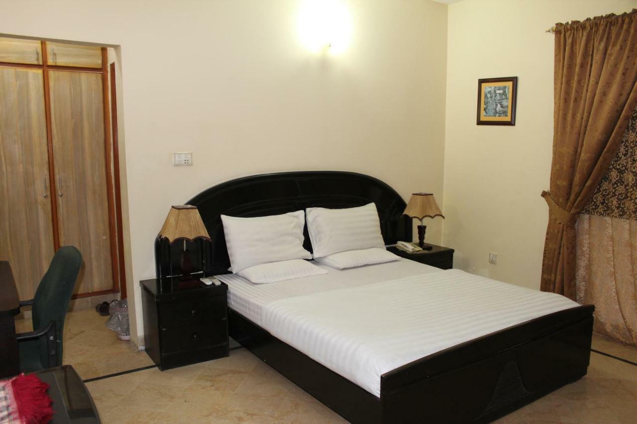 קראצ'י Luxury Inn מראה חיצוני תמונה