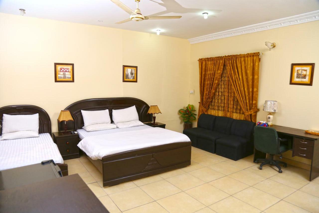 קראצ'י Luxury Inn מראה חיצוני תמונה