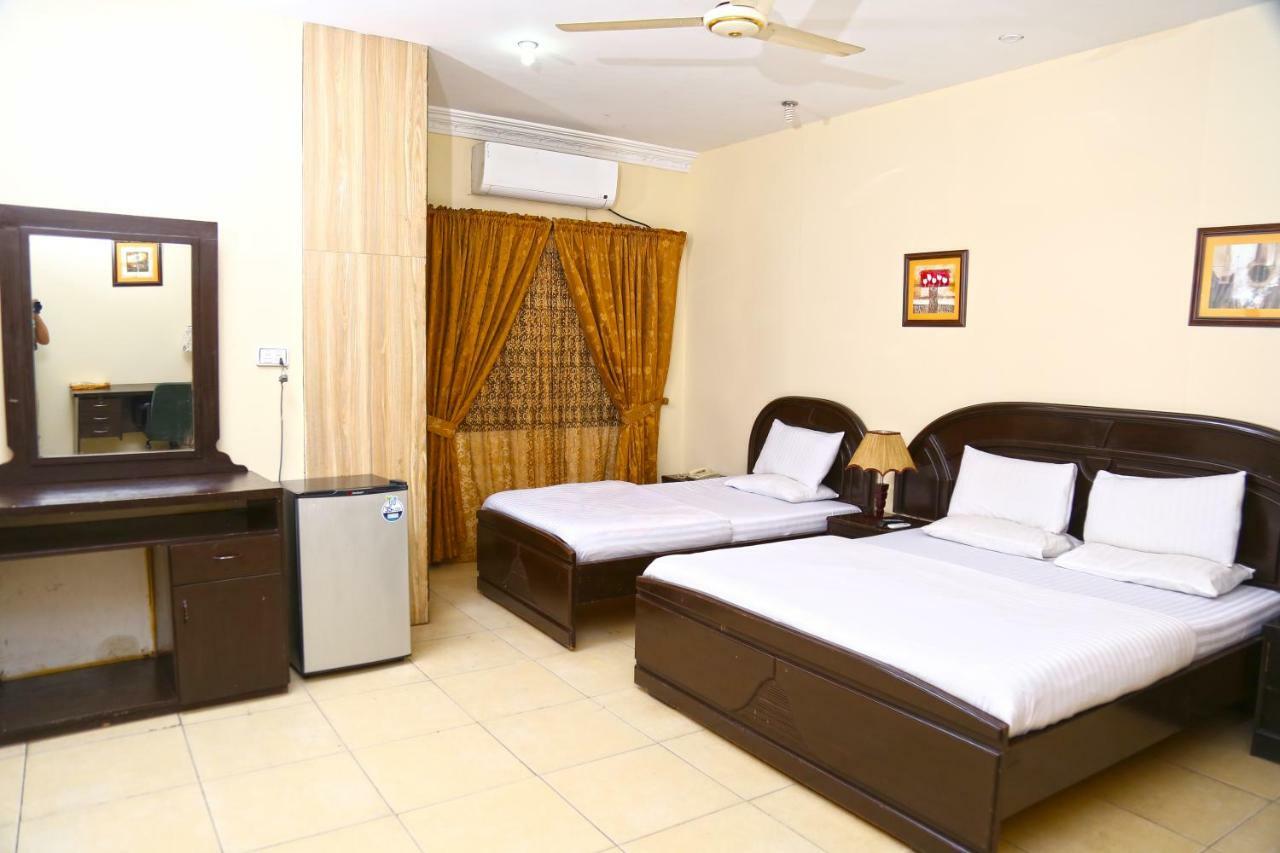 קראצ'י Luxury Inn מראה חיצוני תמונה