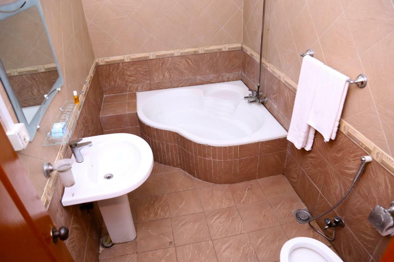 קראצ'י Luxury Inn מראה חיצוני תמונה