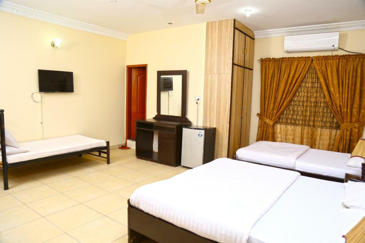 קראצ'י Luxury Inn מראה חיצוני תמונה
