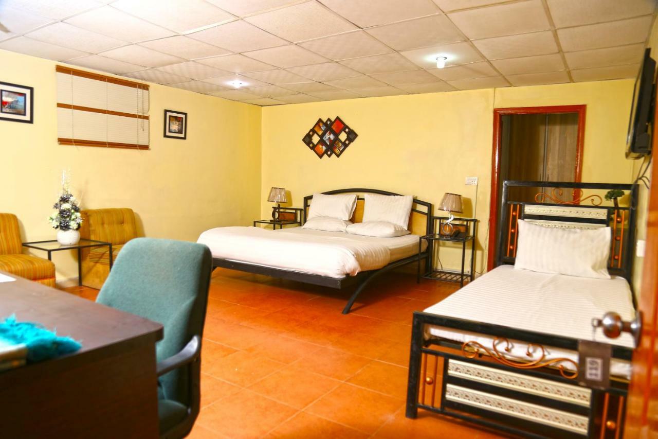 קראצ'י Luxury Inn מראה חיצוני תמונה